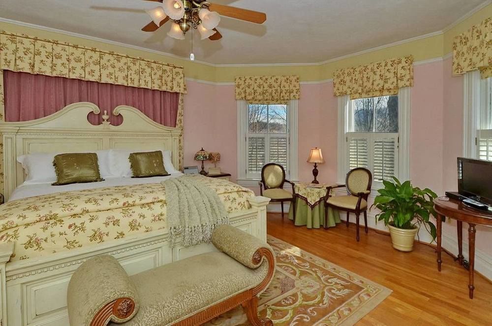 Oak Hill On Love Lane Bed And Breakfast Inn Waynesville Εξωτερικό φωτογραφία