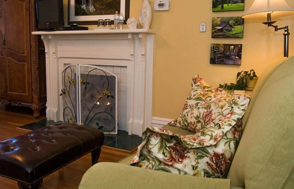 Oak Hill On Love Lane Bed And Breakfast Inn Waynesville Εξωτερικό φωτογραφία