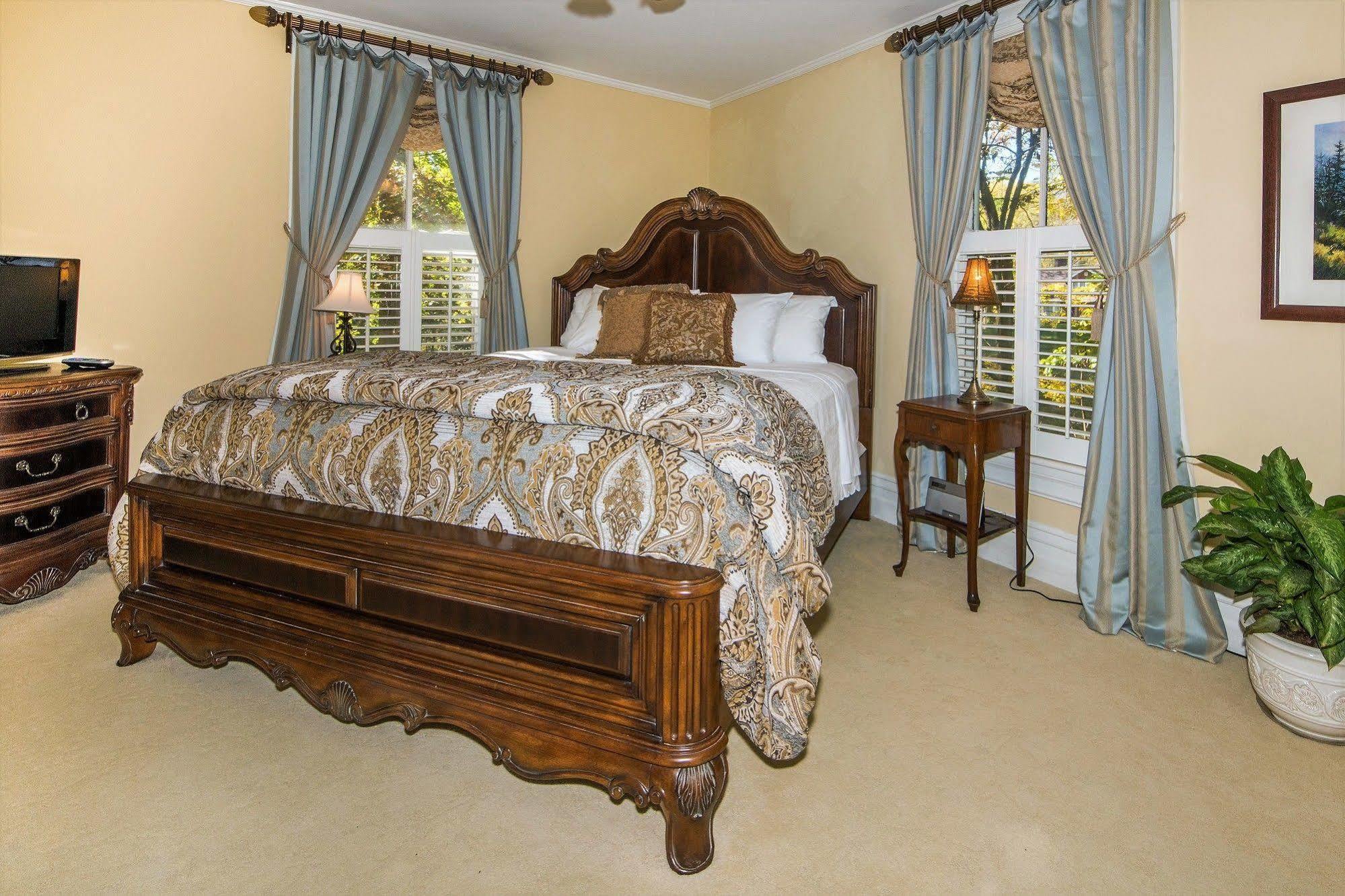 Oak Hill On Love Lane Bed And Breakfast Inn Waynesville Εξωτερικό φωτογραφία