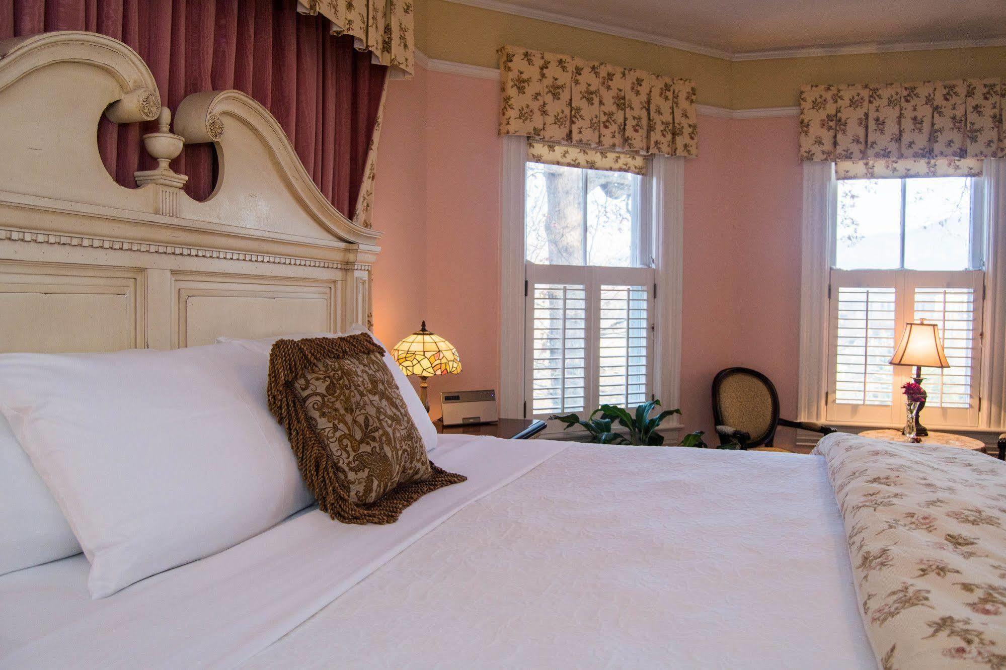 Oak Hill On Love Lane Bed And Breakfast Inn Waynesville Εξωτερικό φωτογραφία