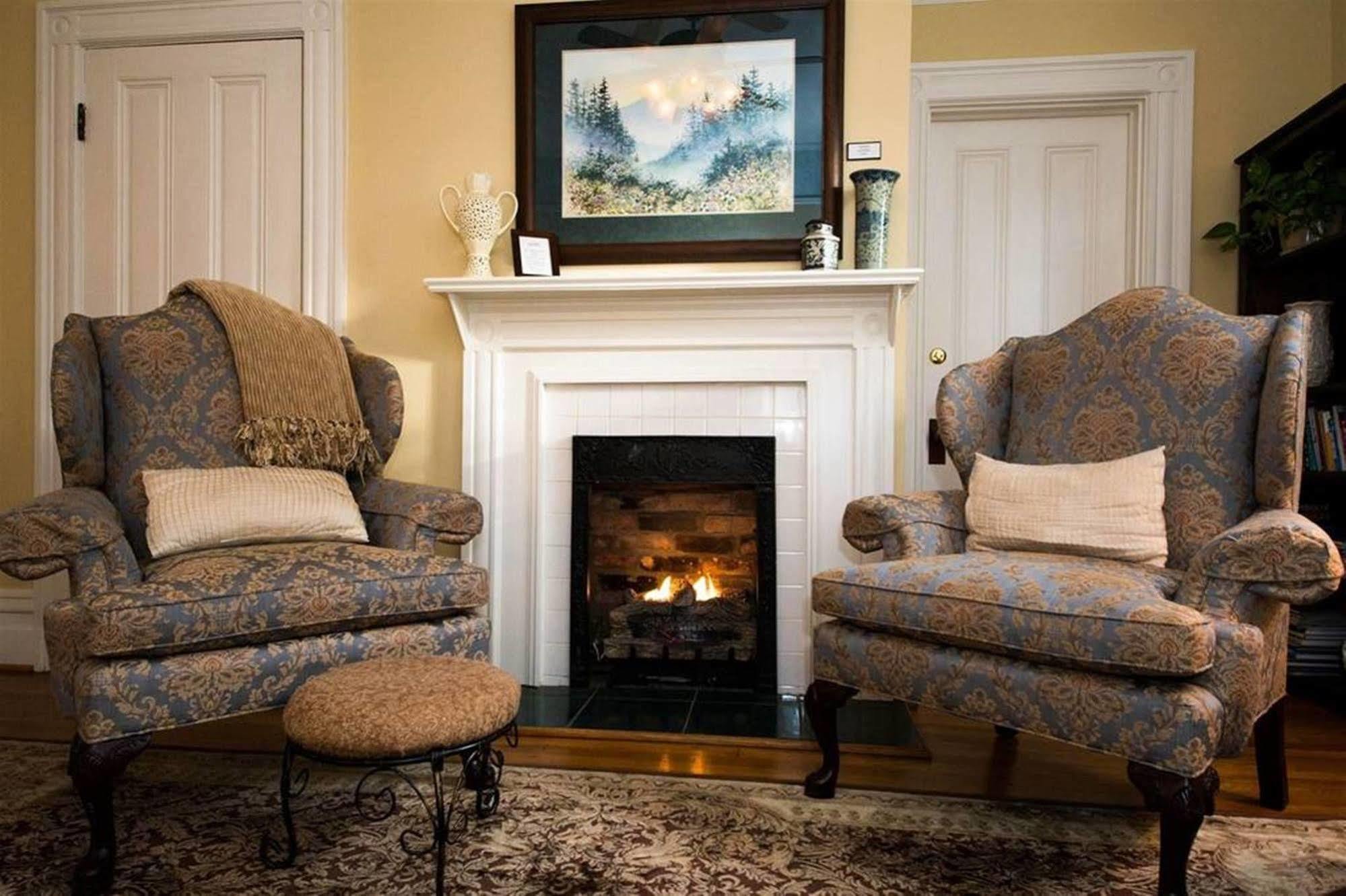 Oak Hill On Love Lane Bed And Breakfast Inn Waynesville Εξωτερικό φωτογραφία