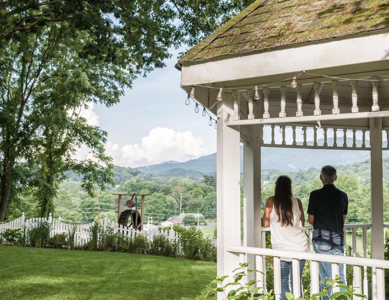 Oak Hill On Love Lane Bed And Breakfast Inn Waynesville Εξωτερικό φωτογραφία
