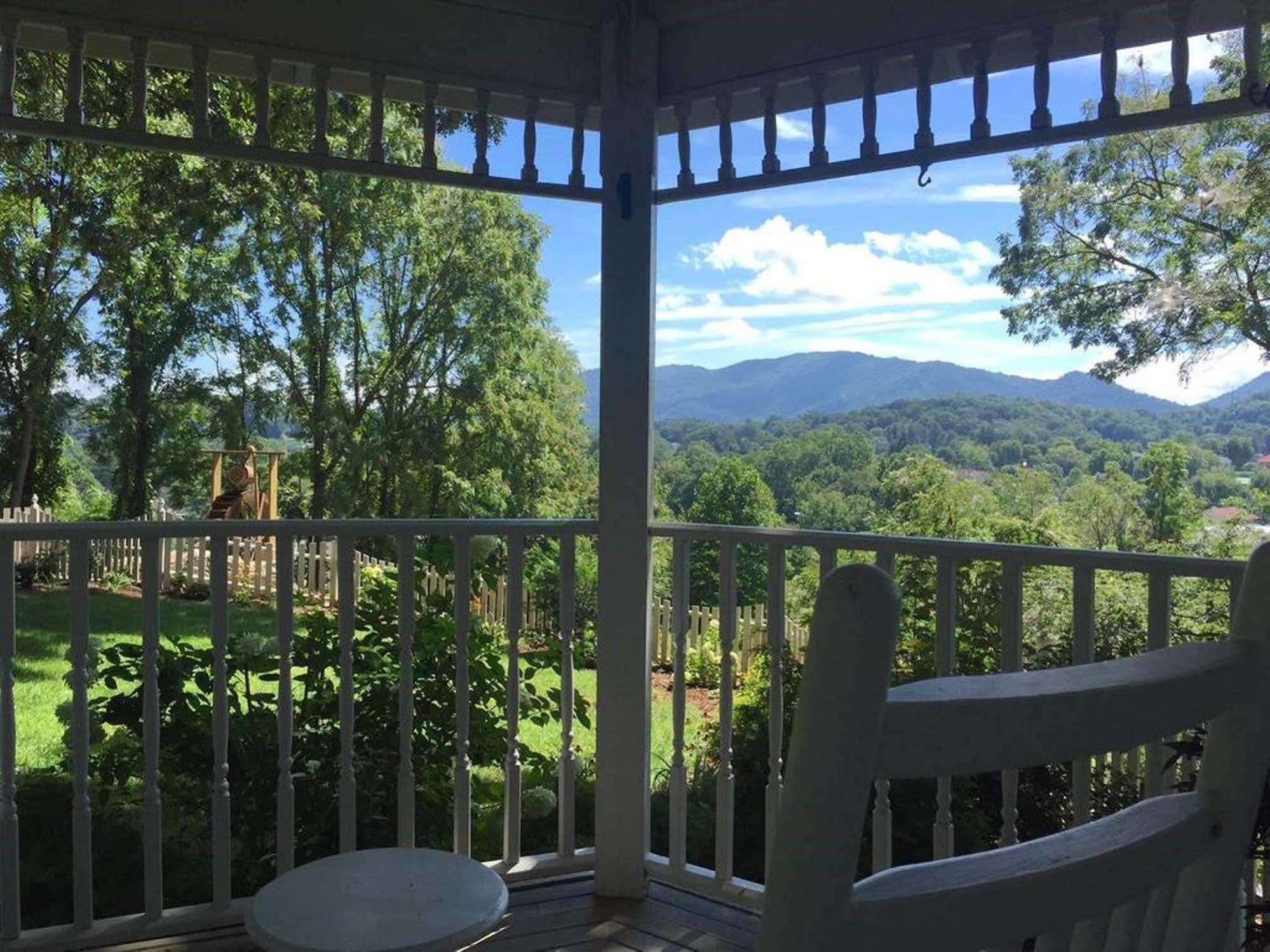 Oak Hill On Love Lane Bed And Breakfast Inn Waynesville Εξωτερικό φωτογραφία