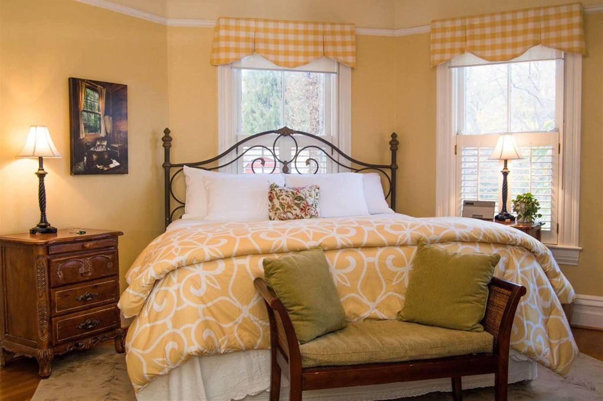 Oak Hill On Love Lane Bed And Breakfast Inn Waynesville Εξωτερικό φωτογραφία