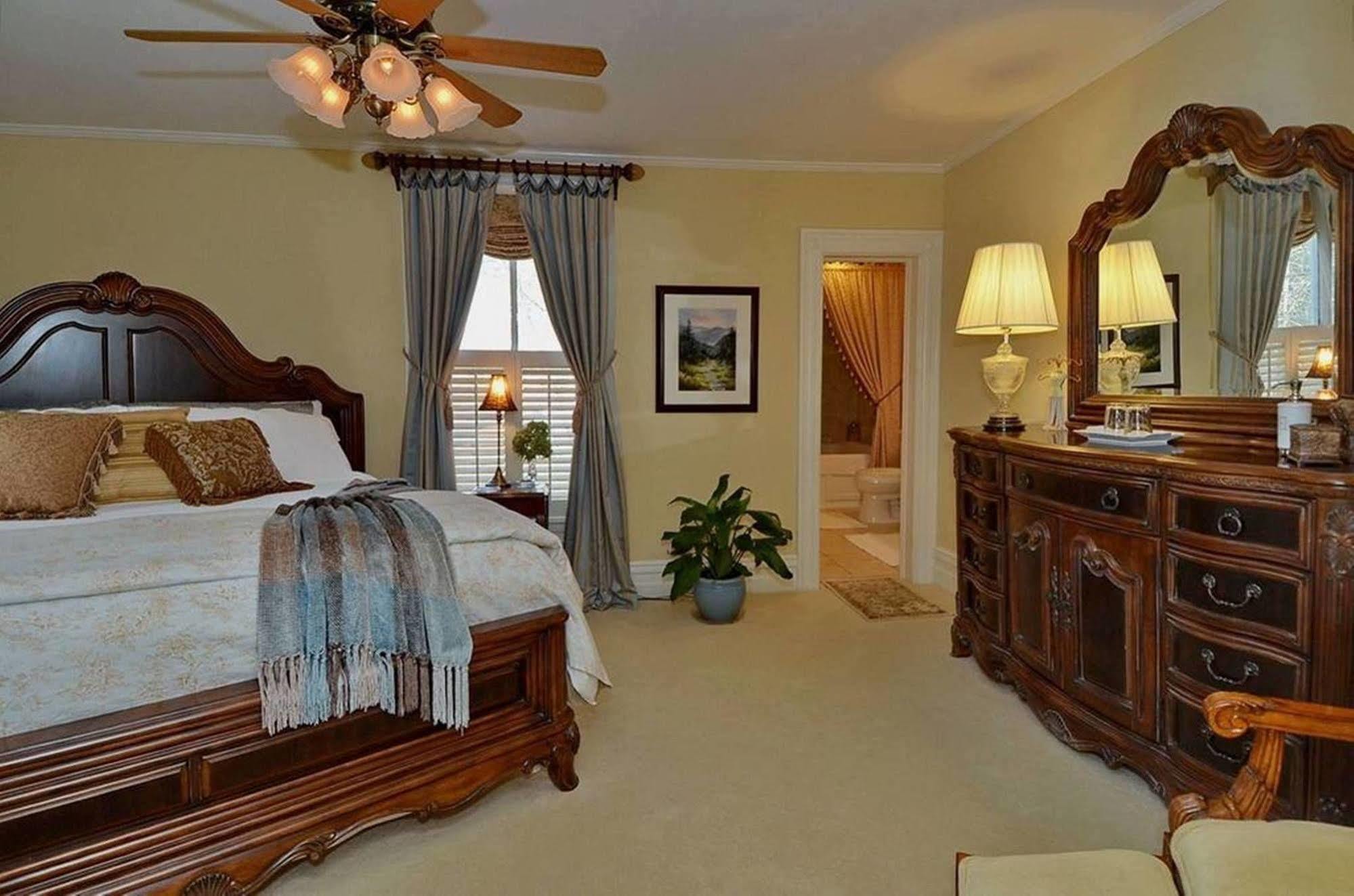 Oak Hill On Love Lane Bed And Breakfast Inn Waynesville Εξωτερικό φωτογραφία